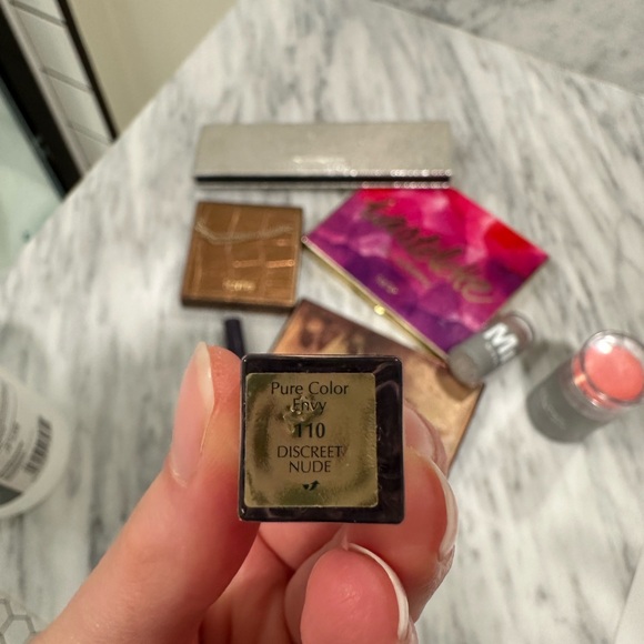 Everyday Makeup Lot - Picture 11 of 16